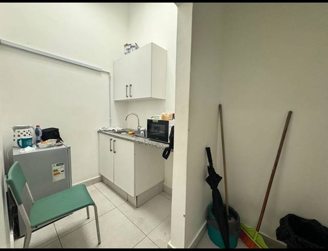 104M² MEDICAL SUITE FOR SALE IN UMHLANGA RIDGE